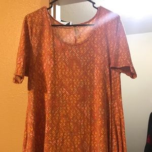 Gently used Lularoe perfect tee size large